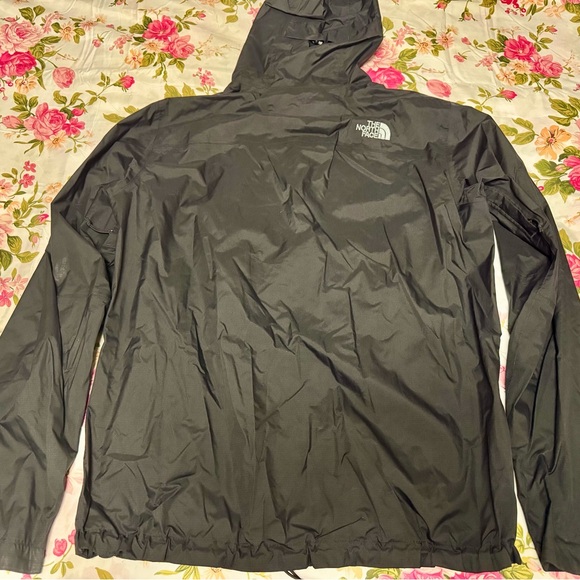 THE NORTH FACE Men’s Venture 2 Waterproof Hooded Rain Jacket - Picture 2 of 2